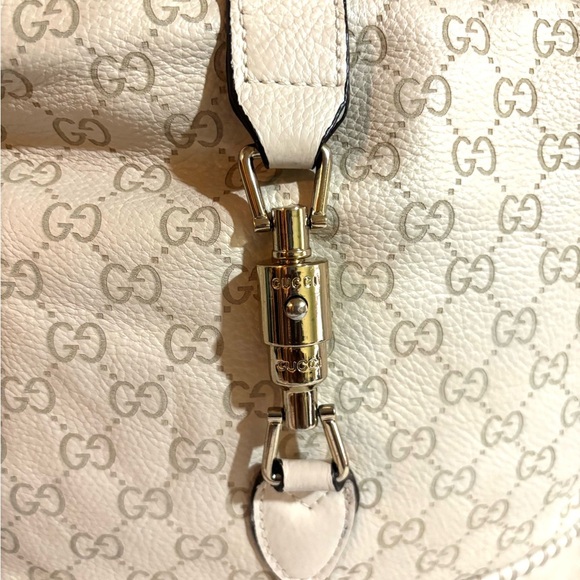 Gucci Beige Hobo Bag with Tassels - Picture 13 of 13